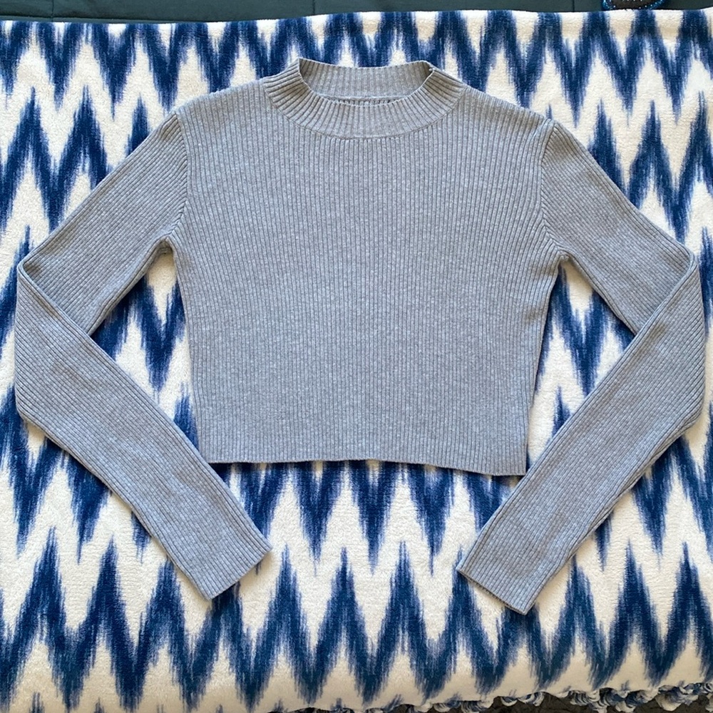 Brandy Melville Brett Turtleneck Sweater Top - Picture 4 of 8